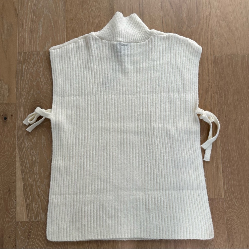 Steve Madden Cream Cable Knit Sleeveless Sweater Vest Layer Warm Cozy Top Medium - Picture 2 of 12